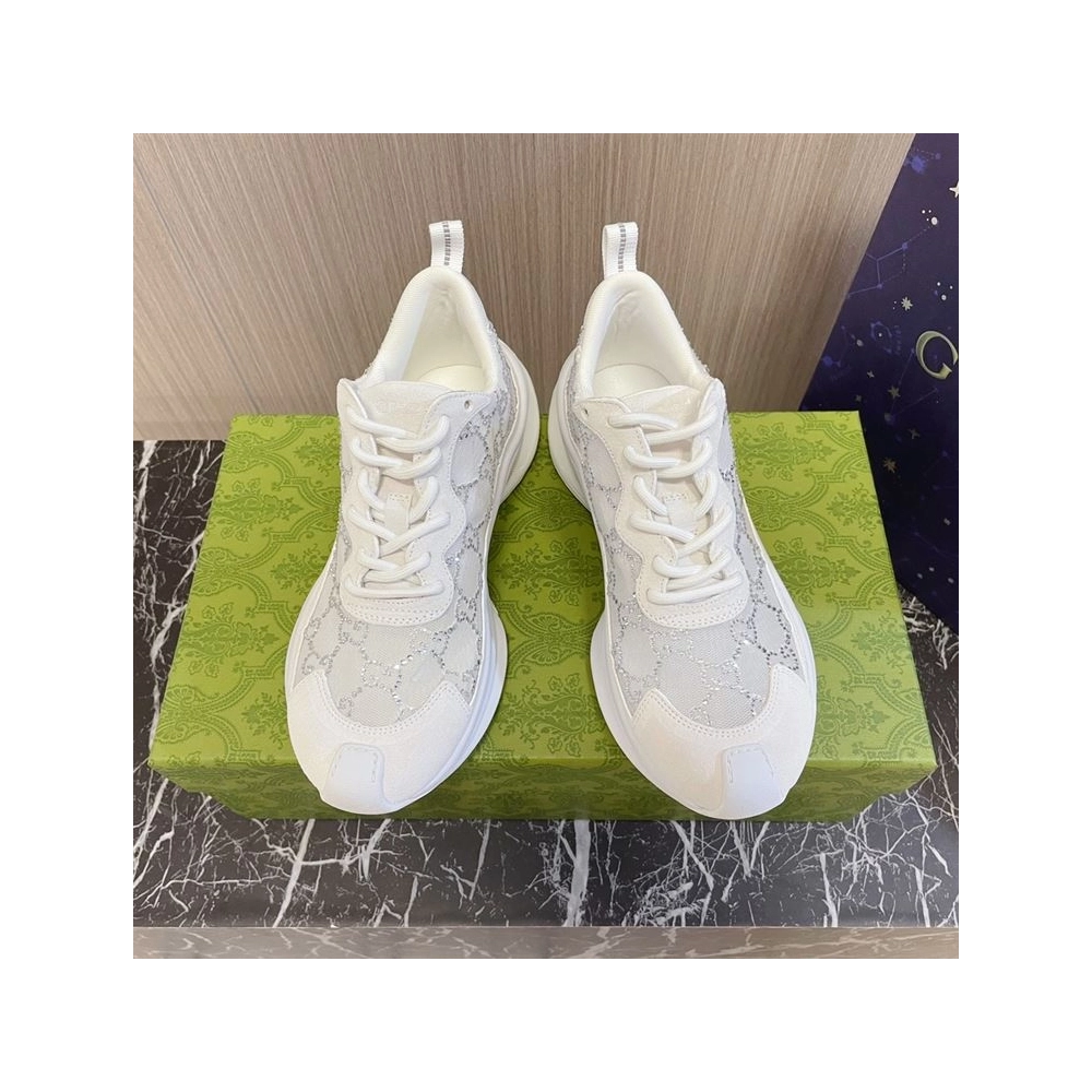 FashionStatement,GUCCI,IconicStyle,ItalianCraftsmanship,LuxuryFootwear,SNEAKER