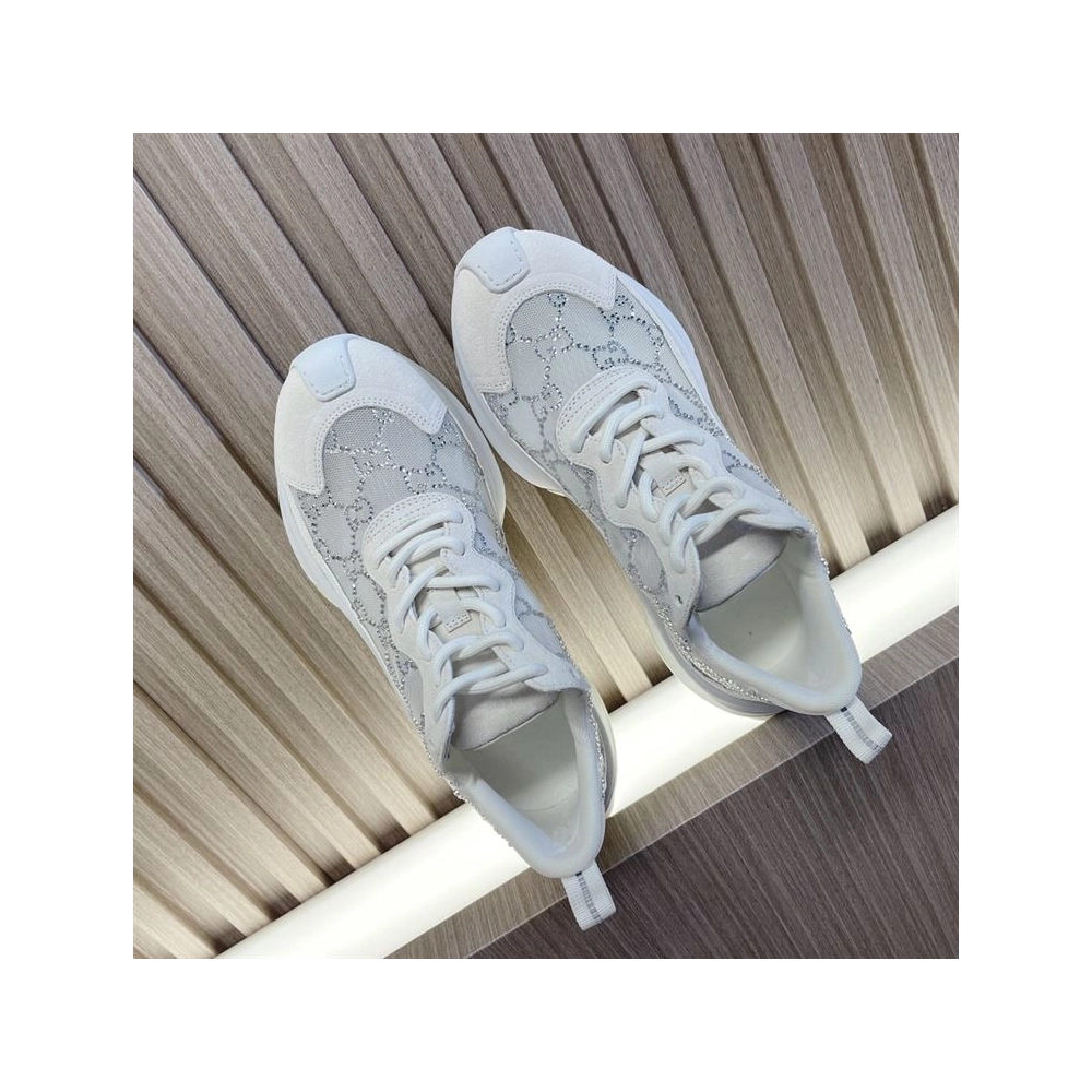 FashionStatement,GUCCI,IconicStyle,ItalianCraftsmanship,LuxuryFootwear,SNEAKER