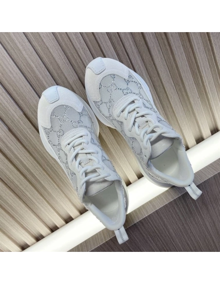 FashionStatement,GUCCI,IconicStyle,ItalianCraftsmanship,LuxuryFootwear,SNEAKER