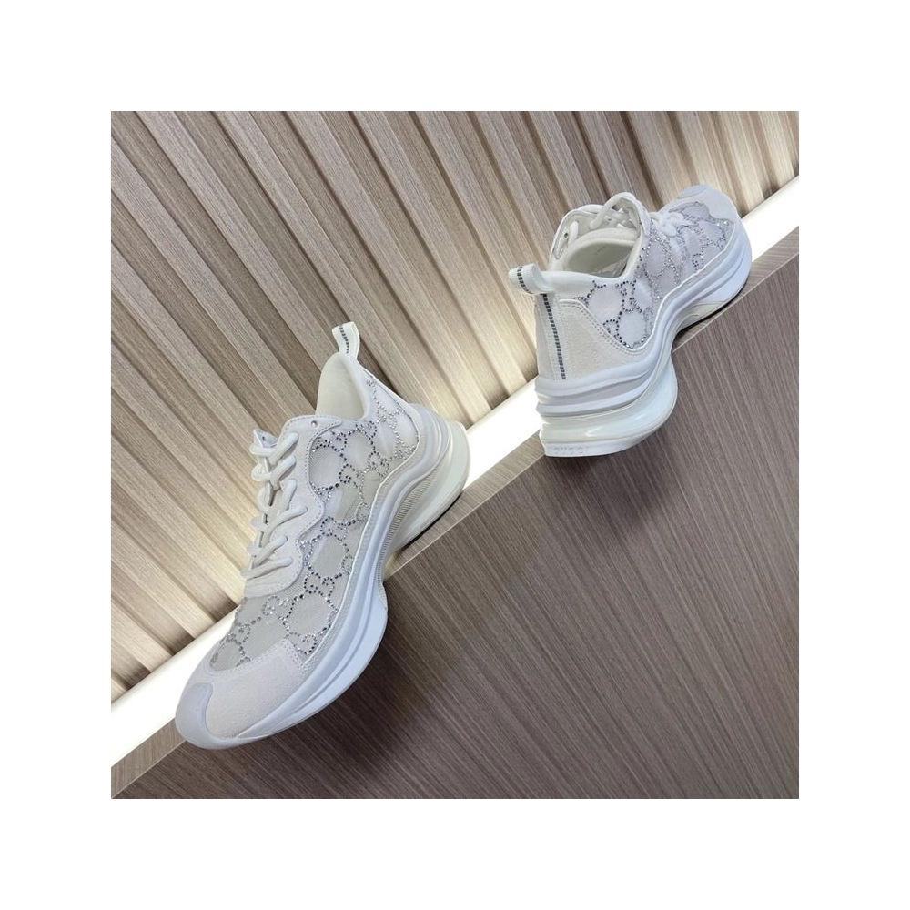 FashionStatement,GUCCI,IconicStyle,ItalianCraftsmanship,LuxuryFootwear,SNEAKER