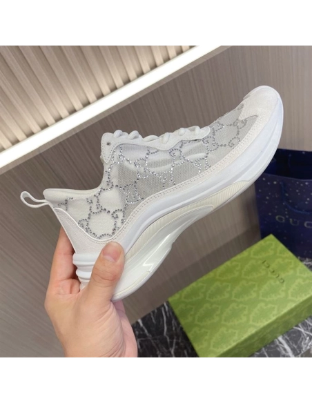 FashionStatement,GUCCI,IconicStyle,ItalianCraftsmanship,LuxuryFootwear,SNEAKER