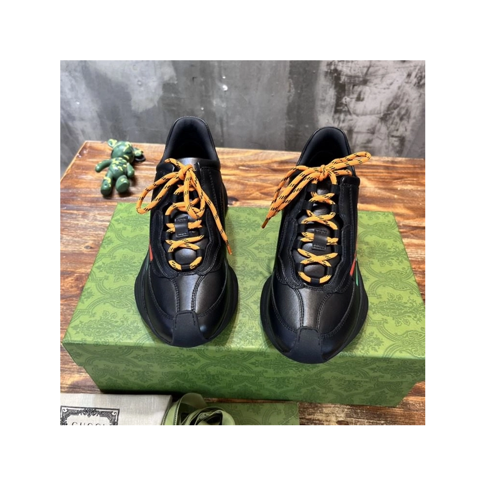 FashionStatement,GUCCI,IconicStyle,ItalianCraftsmanship,LuxuryFootwear,SNEAKER