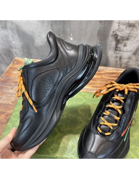 FashionStatement,GUCCI,IconicStyle,ItalianCraftsmanship,LuxuryFootwear,SNEAKER