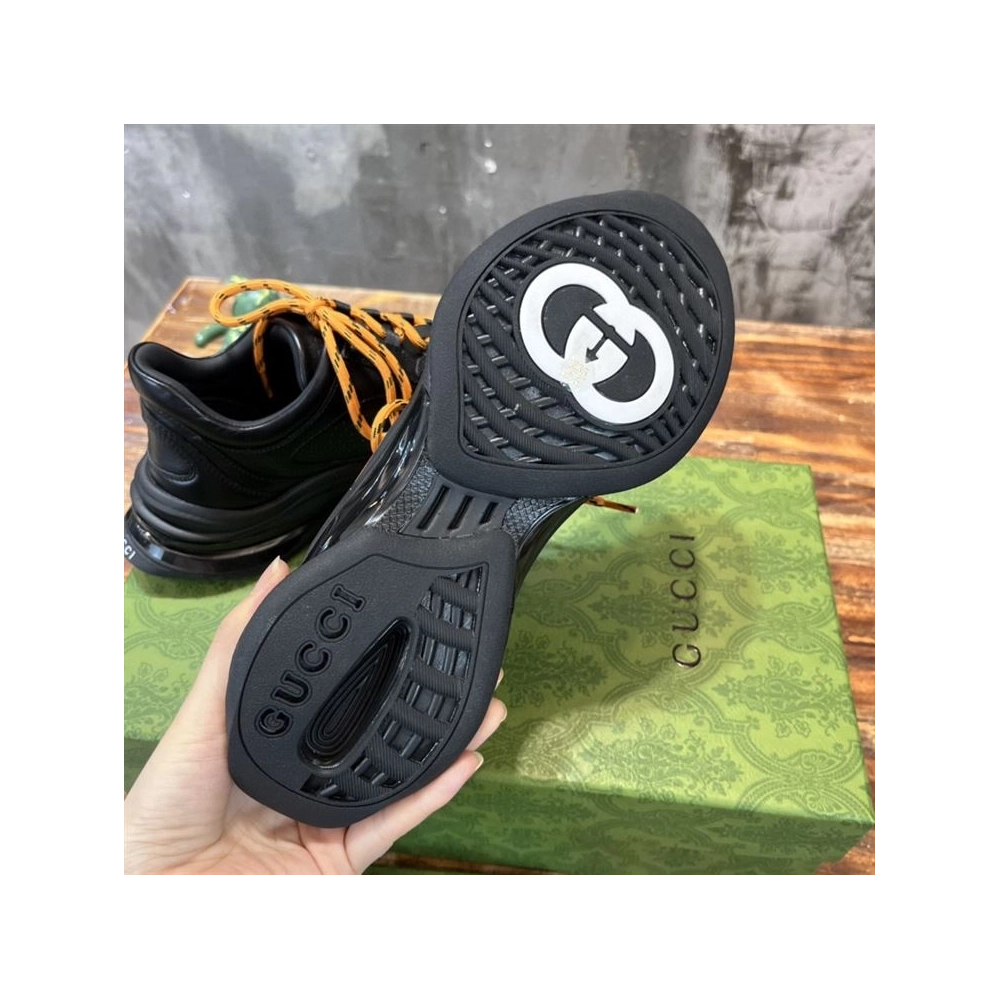 FashionStatement,GUCCI,IconicStyle,ItalianCraftsmanship,LuxuryFootwear,SNEAKER