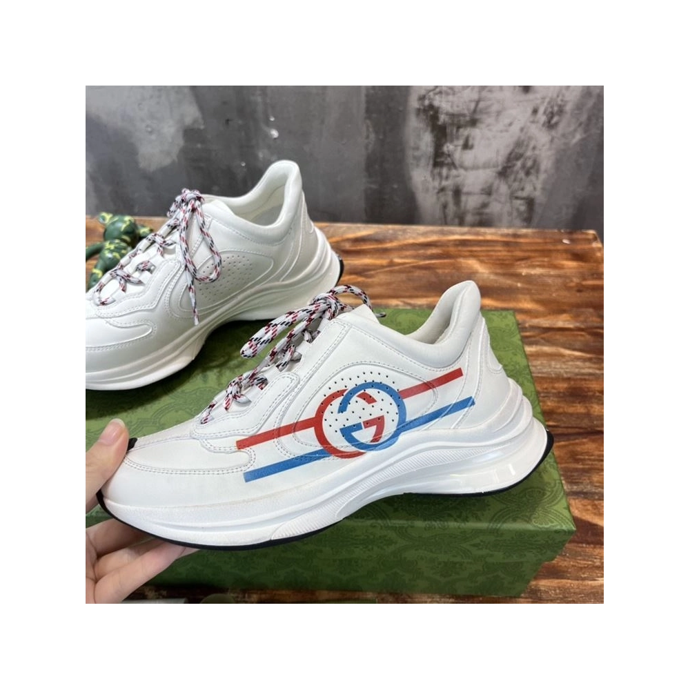 FashionStatement,GUCCI,IconicStyle,ItalianCraftsmanship,LuxuryFootwear,SNEAKER