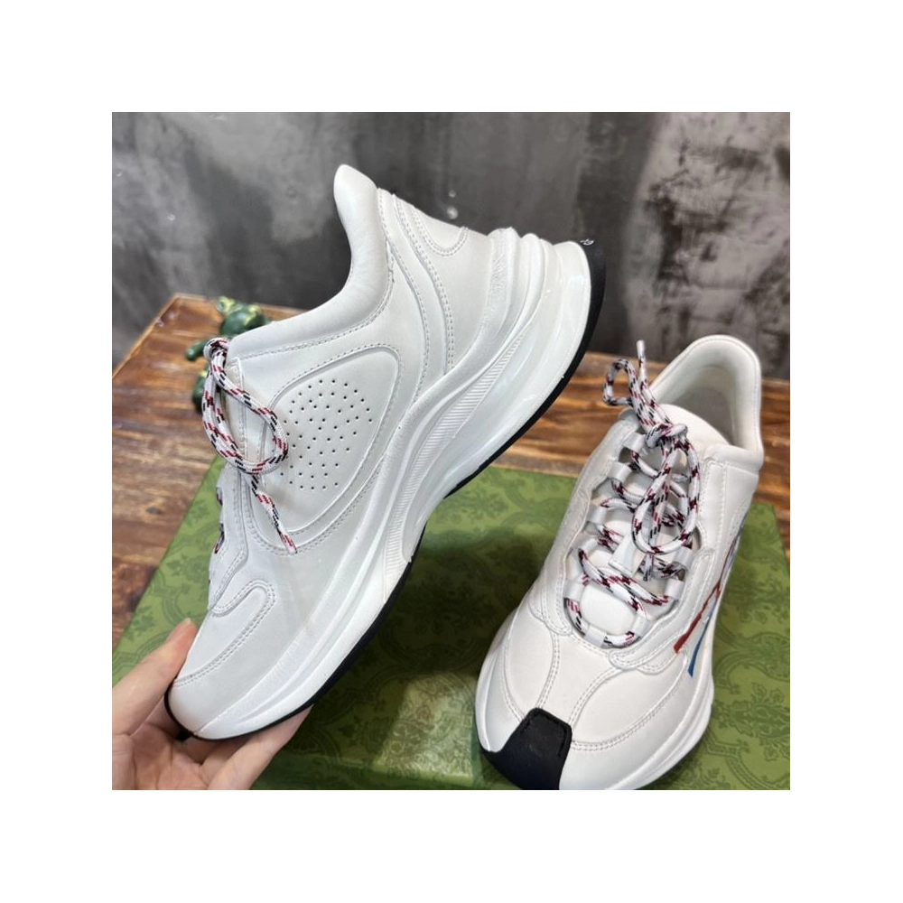 FashionStatement,GUCCI,IconicStyle,ItalianCraftsmanship,LuxuryFootwear,SNEAKER