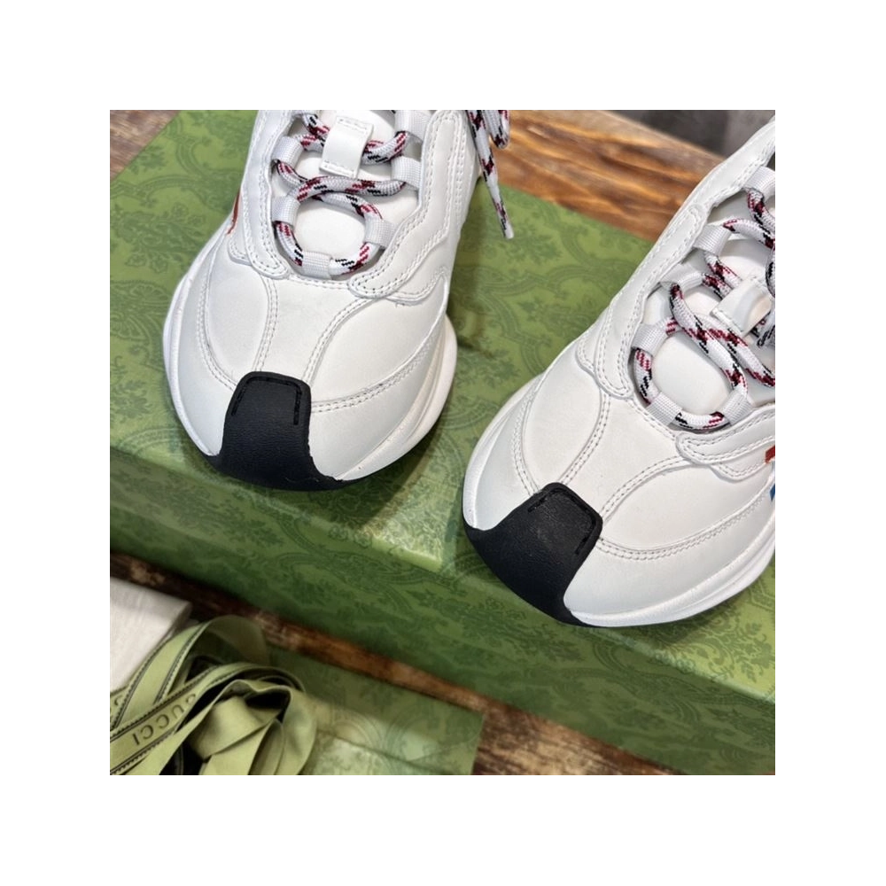 FashionStatement,GUCCI,IconicStyle,ItalianCraftsmanship,LuxuryFootwear,SNEAKER