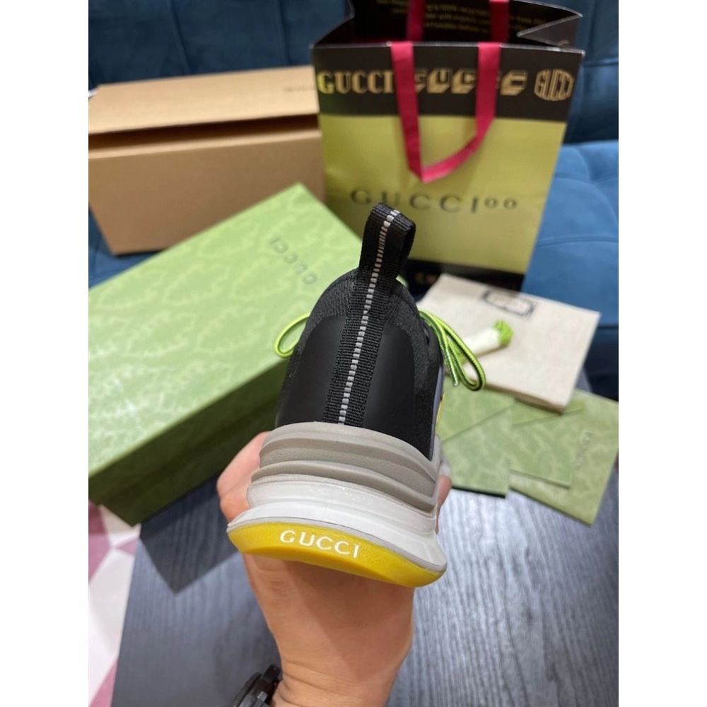 FashionStatement,GUCCI,IconicStyle,ItalianCraftsmanship,LuxuryFootwear,SNEAKER