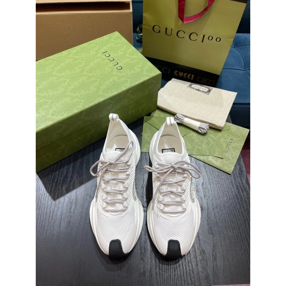 FashionStatement,GUCCI,IconicStyle,ItalianCraftsmanship,LuxuryFootwear,SNEAKER