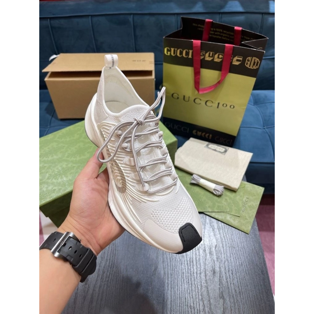 FashionStatement,GUCCI,IconicStyle,ItalianCraftsmanship,LuxuryFootwear,SNEAKER