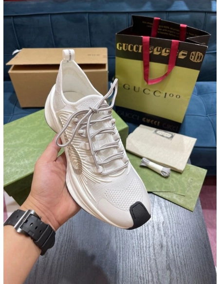 FashionStatement,GUCCI,IconicStyle,ItalianCraftsmanship,LuxuryFootwear,SNEAKER