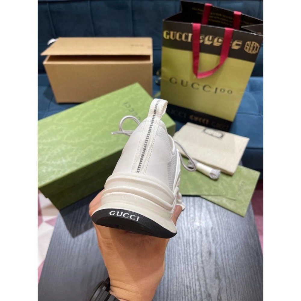 FashionStatement,GUCCI,IconicStyle,ItalianCraftsmanship,LuxuryFootwear,SNEAKER