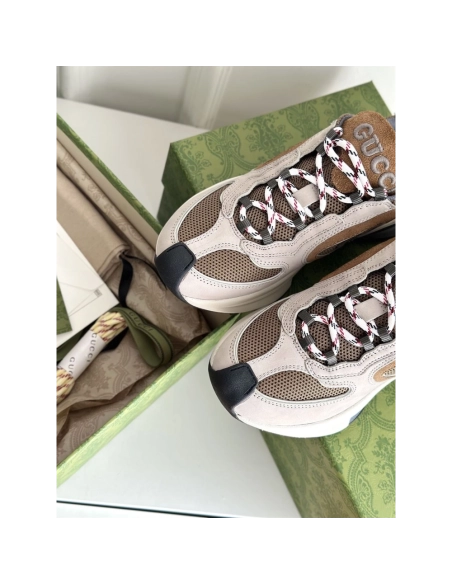 FashionStatement,GUCCI,IconicStyle,ItalianCraftsmanship,LuxuryFootwear,SNEAKER