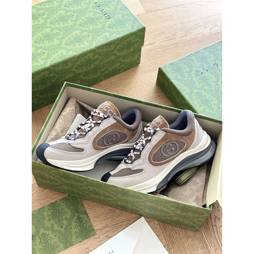 FashionStatement,GUCCI,IconicStyle,ItalianCraftsmanship,LuxuryFootwear,SNEAKER