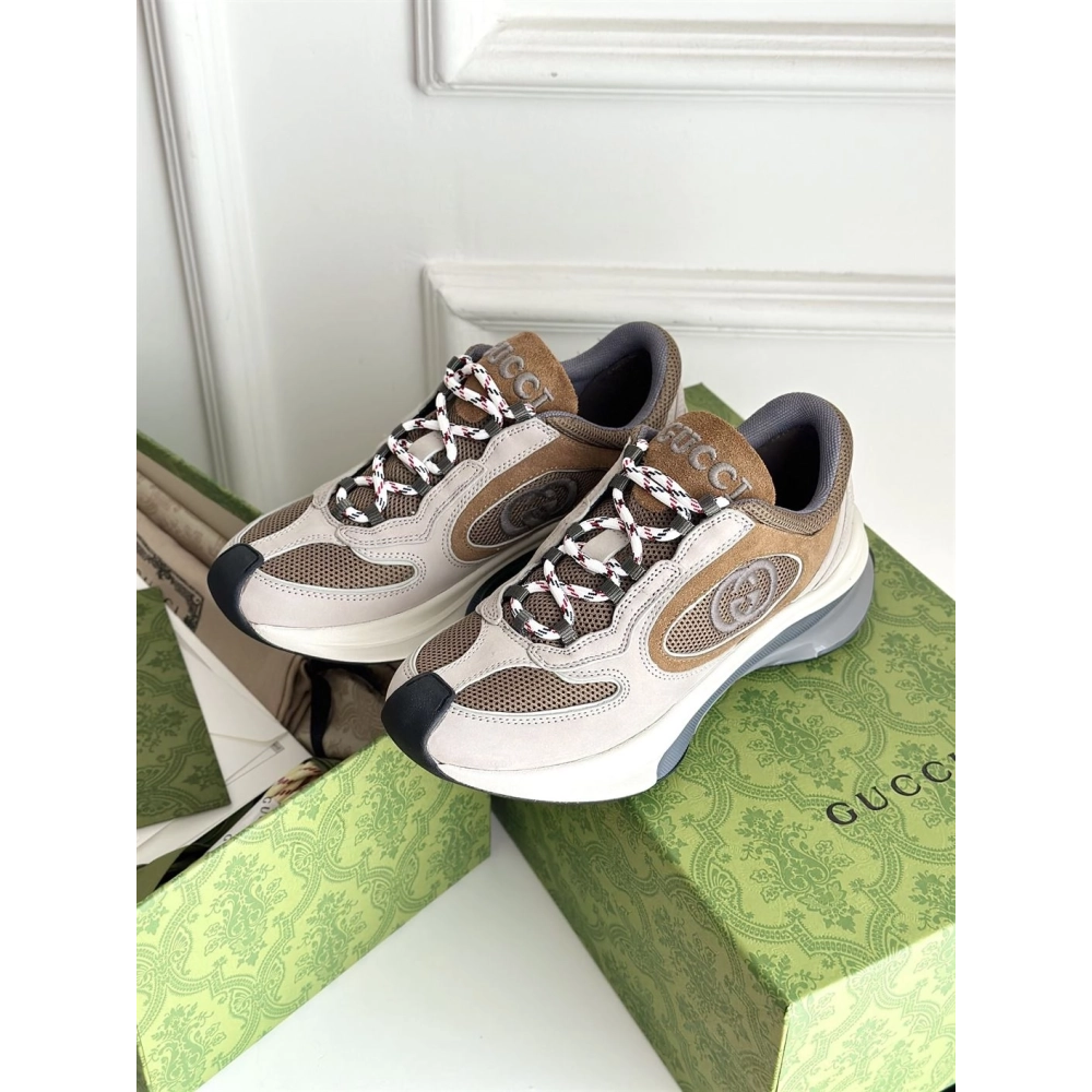 FashionStatement,GUCCI,IconicStyle,ItalianCraftsmanship,LuxuryFootwear,SNEAKER