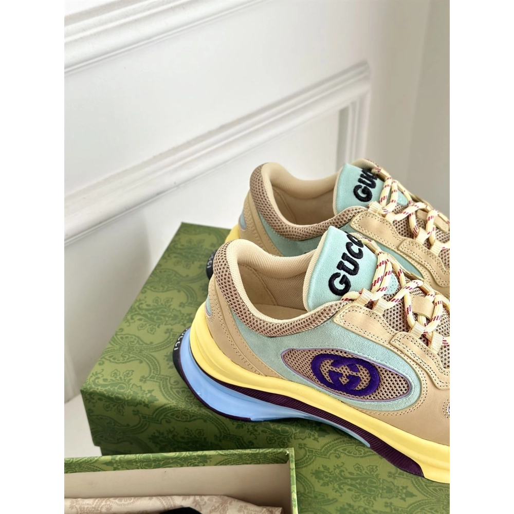 FashionStatement,GUCCI,IconicStyle,ItalianCraftsmanship,LuxuryFootwear,SNEAKER