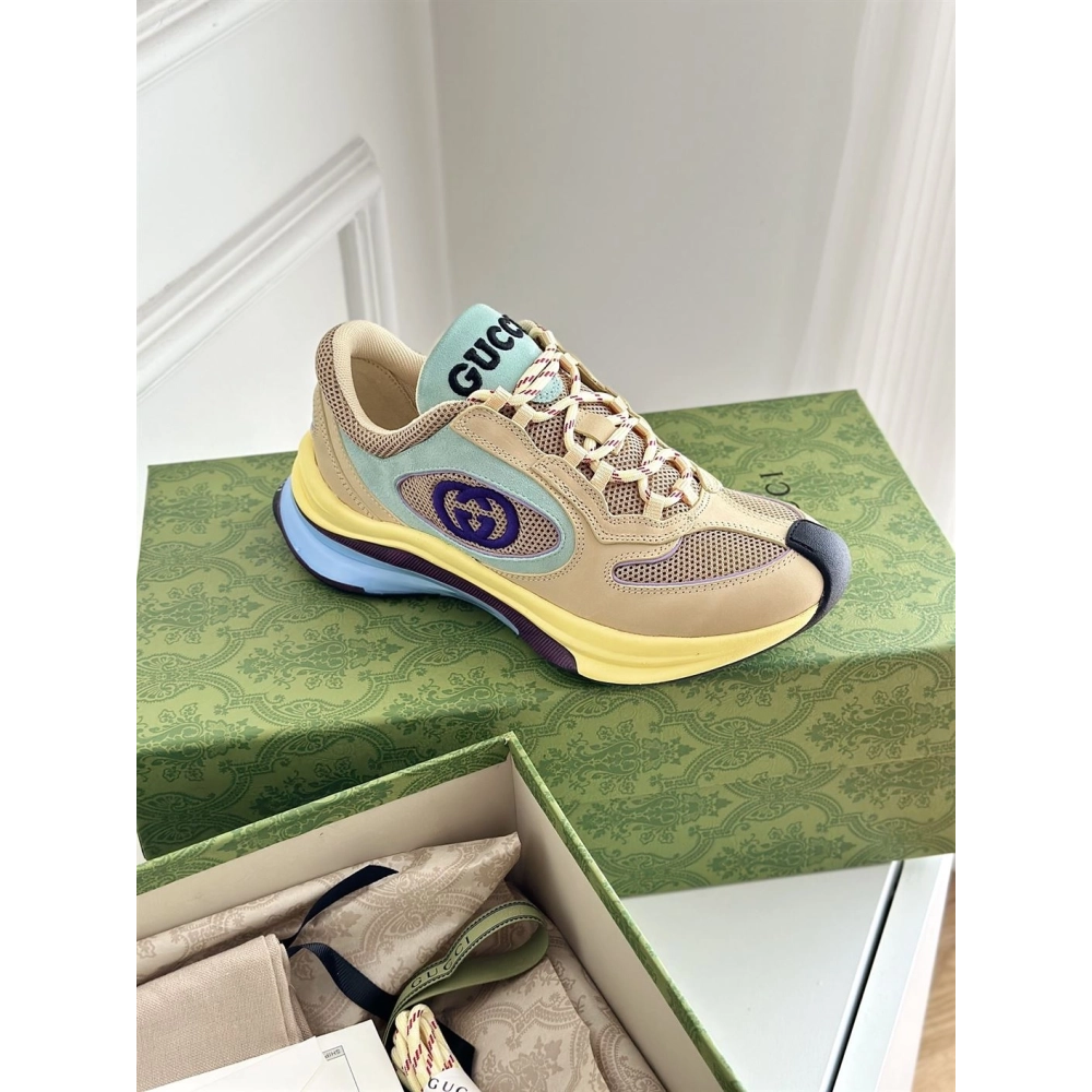 FashionStatement,GUCCI,IconicStyle,ItalianCraftsmanship,LuxuryFootwear,SNEAKER