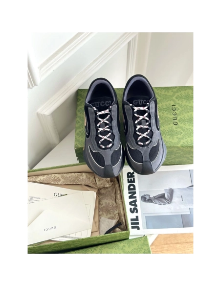 FashionStatement,GUCCI,IconicStyle,ItalianCraftsmanship,LuxuryFootwear,SNEAKER