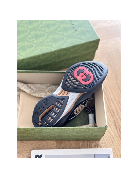 FashionStatement,GUCCI,IconicStyle,ItalianCraftsmanship,LuxuryFootwear,SNEAKER
