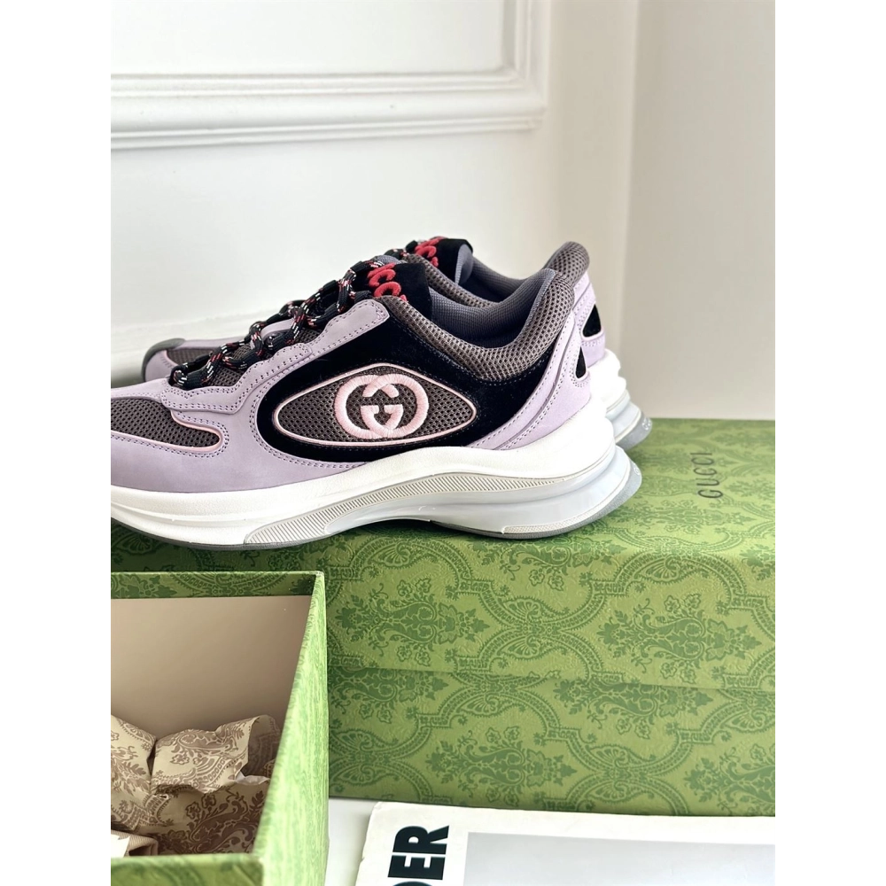FashionStatement,GUCCI,IconicStyle,ItalianCraftsmanship,LuxuryFootwear,SNEAKER