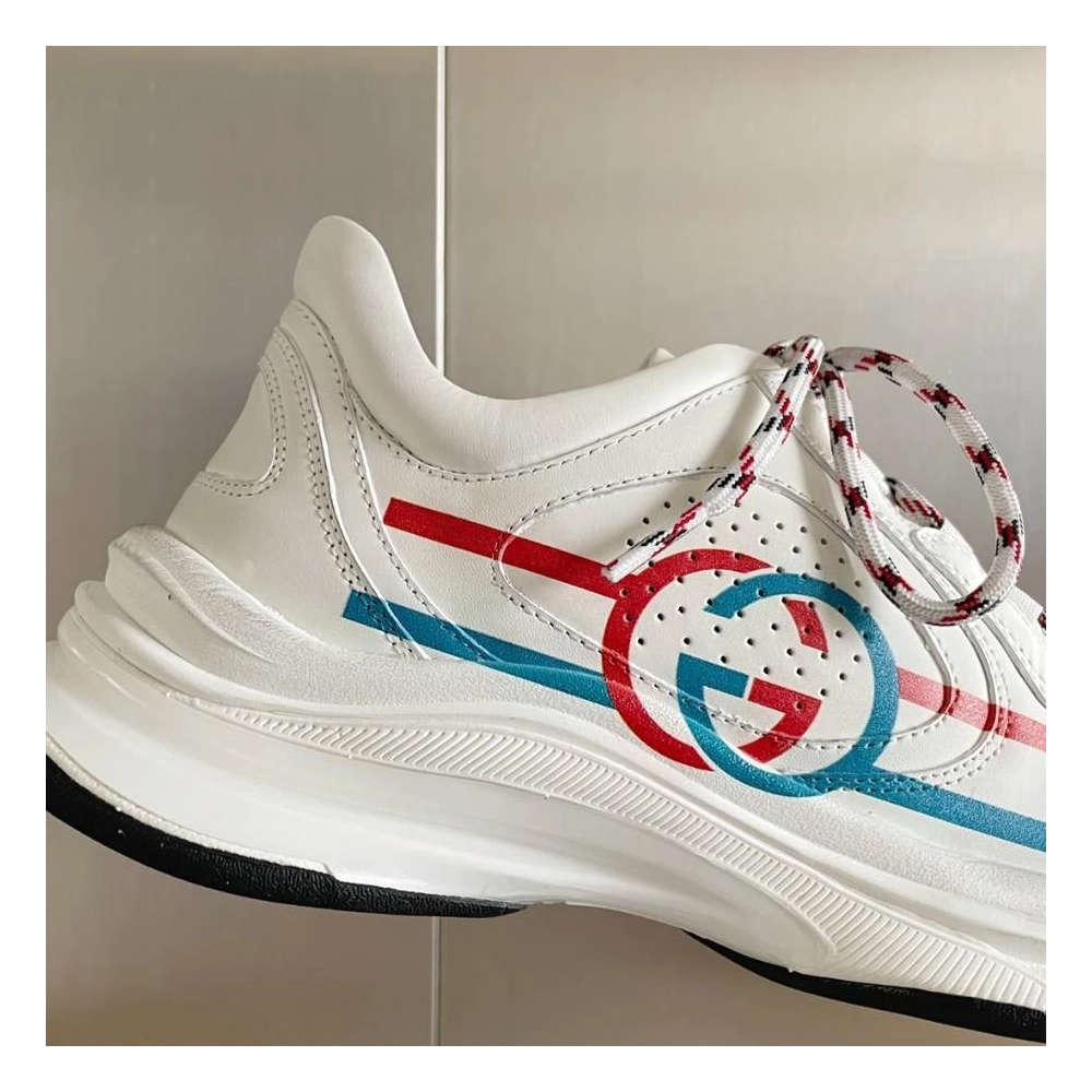 FashionStatement,GUCCI,IconicStyle,ItalianCraftsmanship,LuxuryFootwear,SNEAKER
