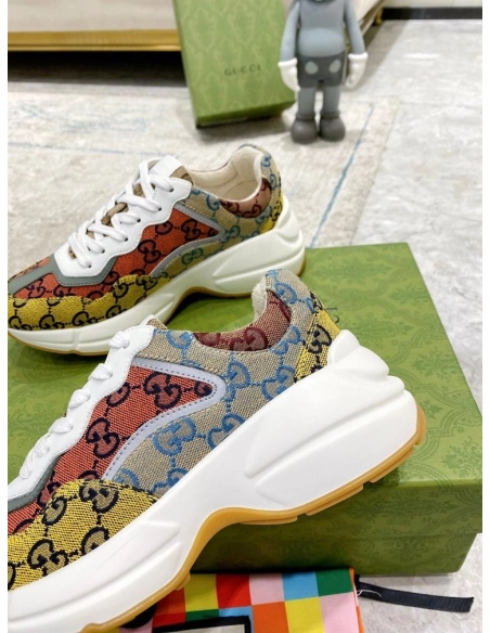 FashionStatement,GUCCI,IconicStyle,ItalianCraftsmanship,LuxuryFootwear,SNEAKER