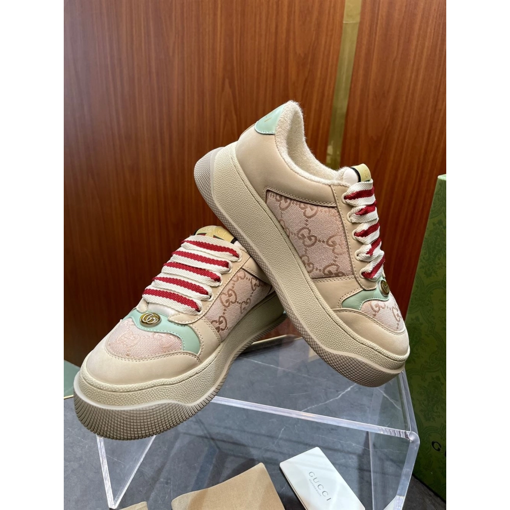 FashionStatement,GUCCI,IconicStyle,ItalianCraftsmanship,LuxuryFootwear,SNEAKER