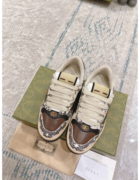 FashionStatement,GUCCI,IconicStyle,ItalianCraftsmanship,LuxuryFootwear,SNEAKER