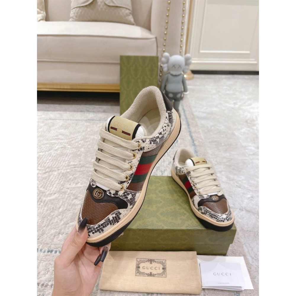 FashionStatement,GUCCI,IconicStyle,ItalianCraftsmanship,LuxuryFootwear,SNEAKER