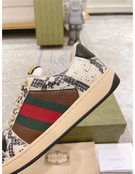 FashionStatement,GUCCI,IconicStyle,ItalianCraftsmanship,LuxuryFootwear,SNEAKER