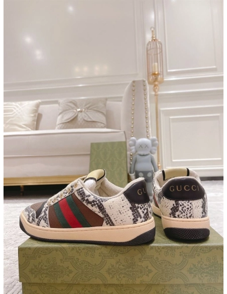 FashionStatement,GUCCI,IconicStyle,ItalianCraftsmanship,LuxuryFootwear,SNEAKER