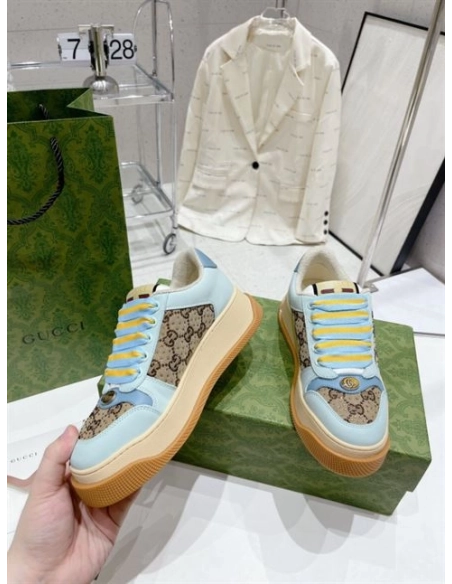 FashionStatement,GUCCI,IconicStyle,ItalianCraftsmanship,LuxuryFootwear,SNEAKER