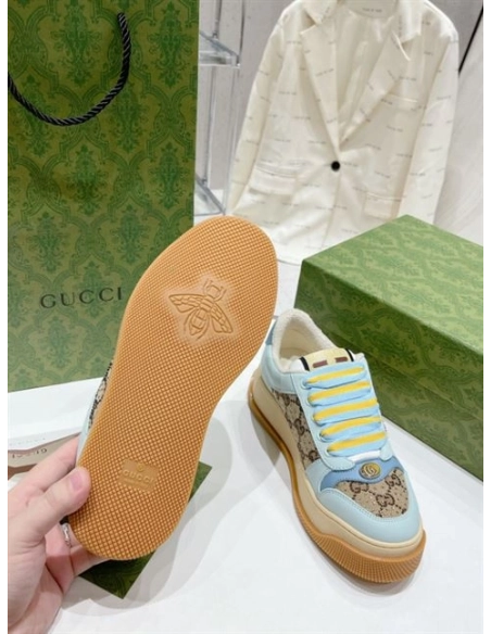 FashionStatement,GUCCI,IconicStyle,ItalianCraftsmanship,LuxuryFootwear,SNEAKER