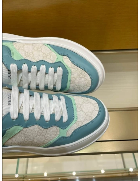 FashionStatement,GUCCI,IconicStyle,ItalianCraftsmanship,LuxuryFootwear,SNEAKER