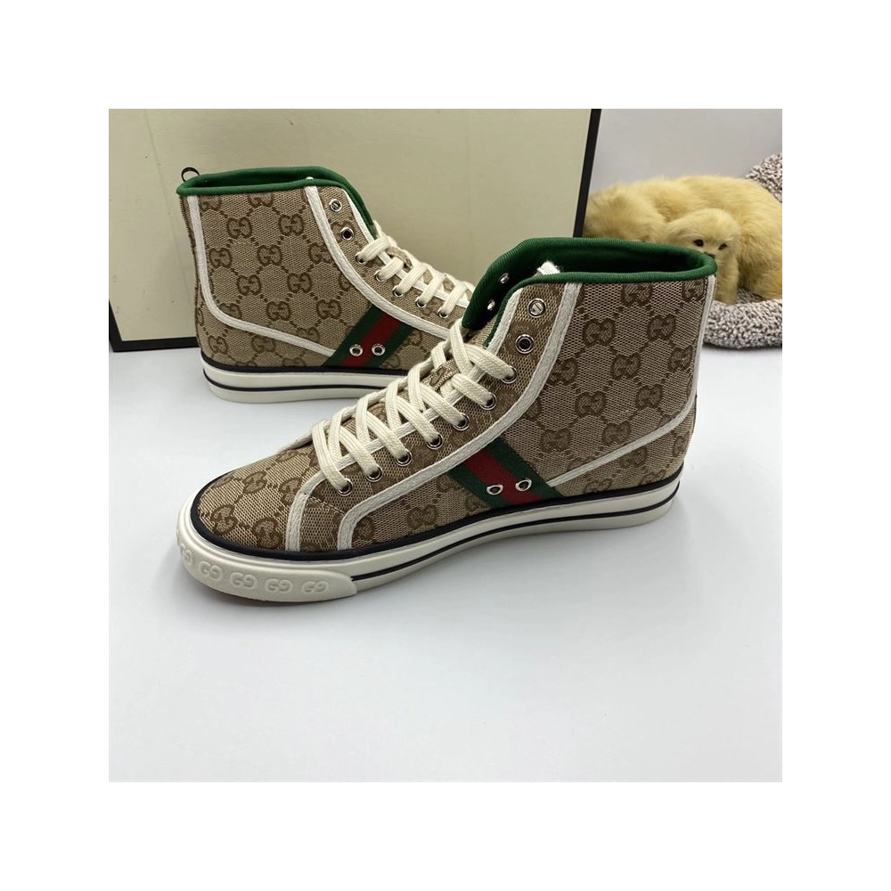 GUCCI,IconicStyle,LuxuryFootwear,SNEAKER
