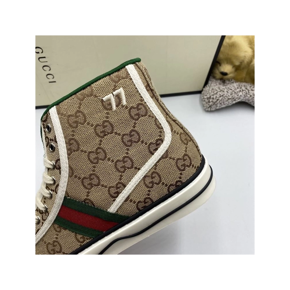 GUCCI,IconicStyle,LuxuryFootwear,SNEAKER