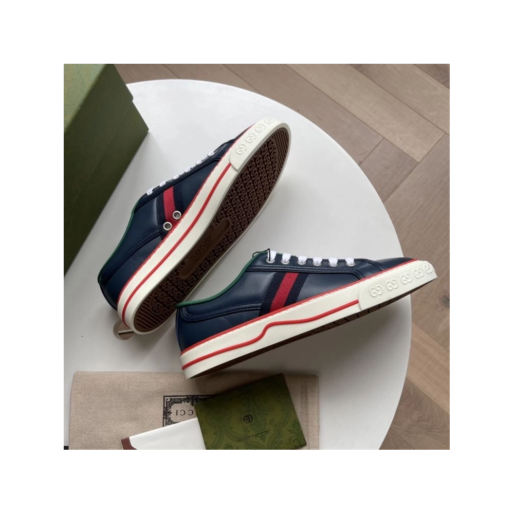 GUCCI,IconicStyle,ItalianCraftsmanship,LOW-TOP,LuxuryFootwear,SNEAKER