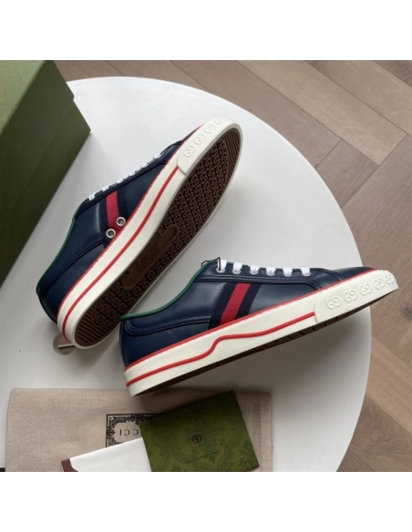 GUCCI,IconicStyle,ItalianCraftsmanship,LOW-TOP,LuxuryFootwear,SNEAKER