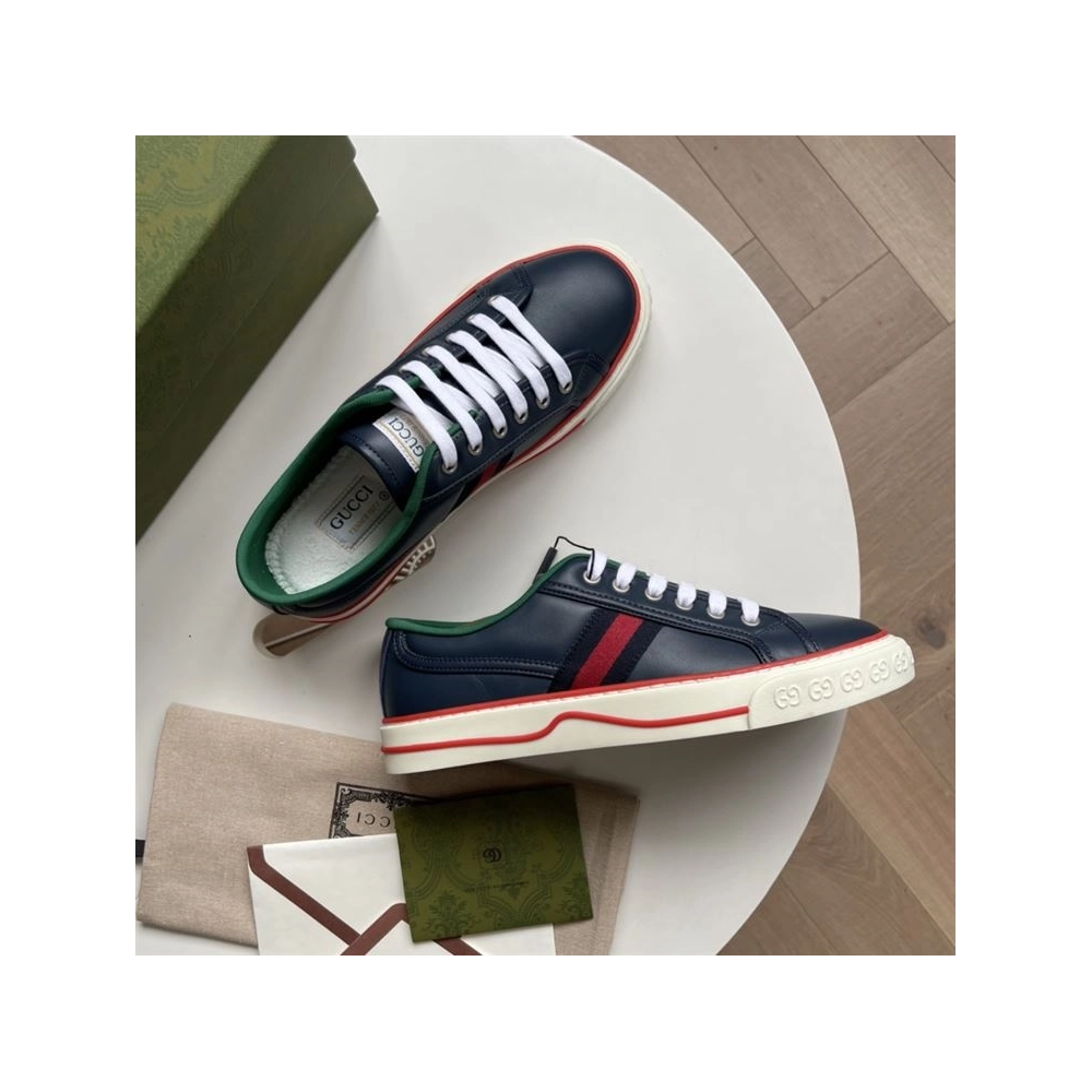GUCCI,IconicStyle,ItalianCraftsmanship,LOW-TOP,LuxuryFootwear,SNEAKER