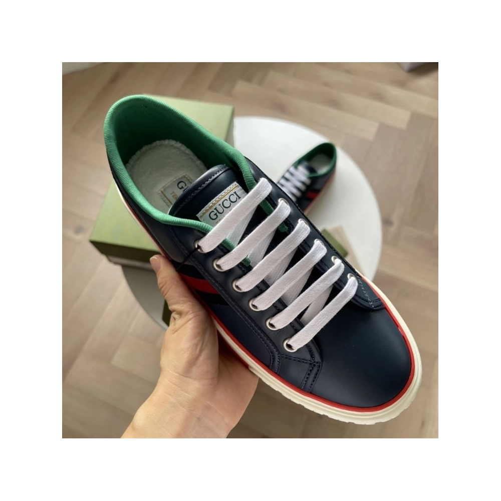 GUCCI,IconicStyle,ItalianCraftsmanship,LOW-TOP,LuxuryFootwear,SNEAKER