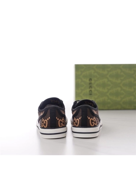 GUCCI,IconicStyle,ItalianCraftsmanship,LOW-TOP,LuxuryFootwear,SNEAKER