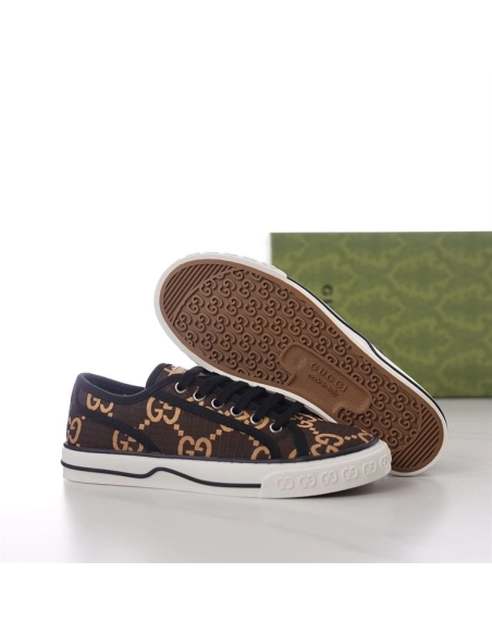 GUCCI,IconicStyle,ItalianCraftsmanship,LOW-TOP,LuxuryFootwear,SNEAKER