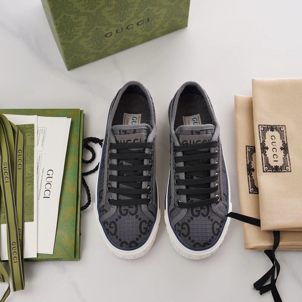 GUCCI,Lowtop,LuxuryFootwear,SNEAKER