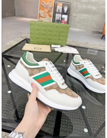 FashionStatement,GUCCI,IconicStyle,ItalianCraftsmanship,LuxuryFootwear,SNEAKER