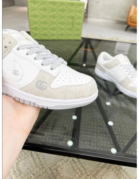 FashionStatement,GUCCI,IconicStyle,ItalianCraftsmanship,LuxuryFootwear,SNEAKER