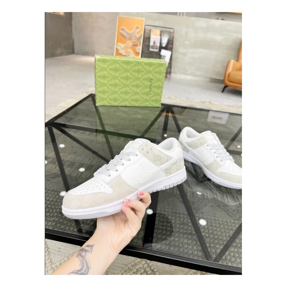 FashionStatement,GUCCI,IconicStyle,ItalianCraftsmanship,LuxuryFootwear,SNEAKER