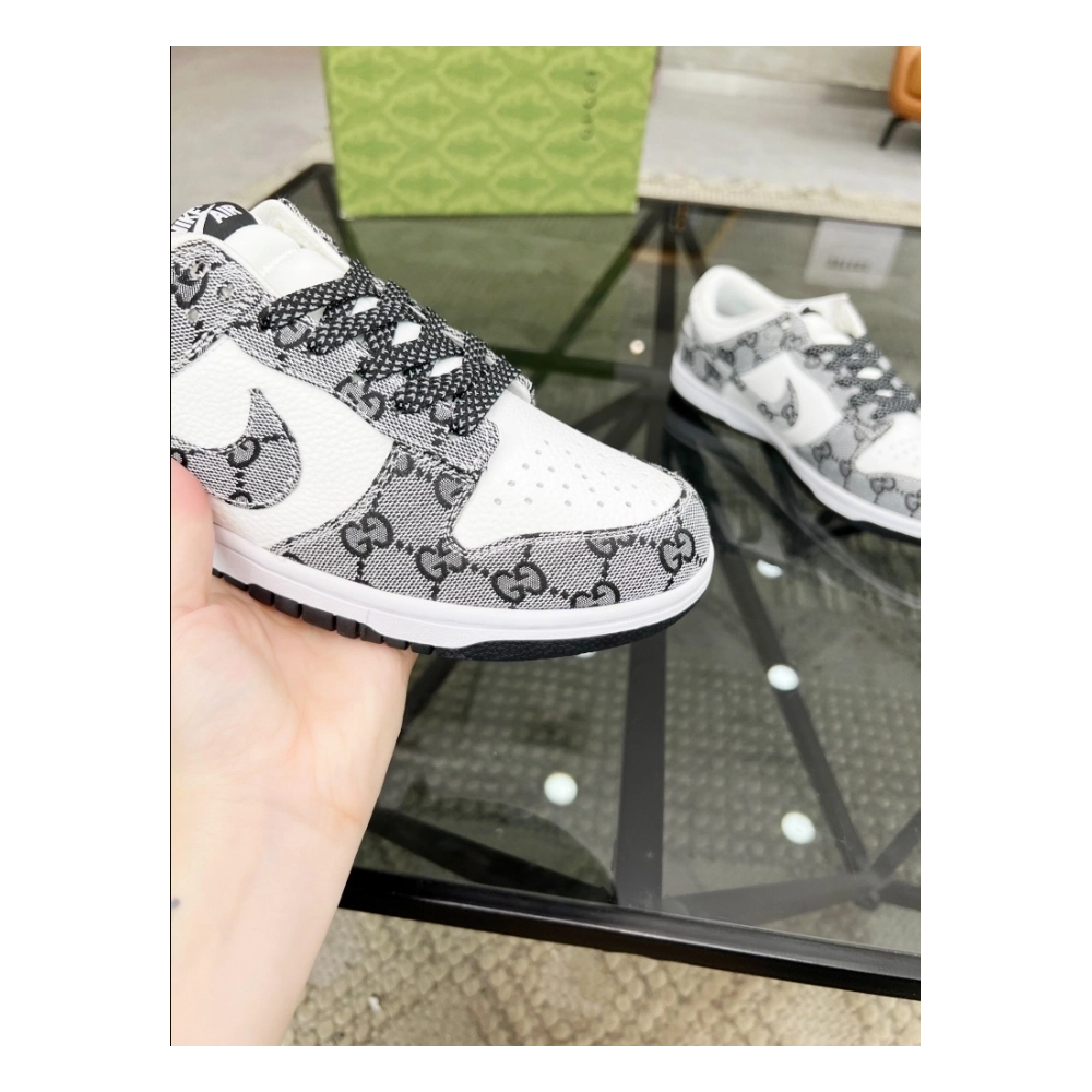 FashionStatement,GUCCI,IconicStyle,ItalianCraftsmanship,LuxuryFootwear,SNEAKER