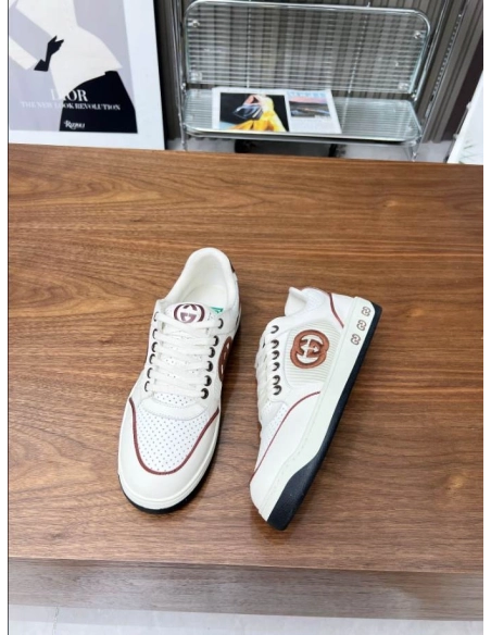 FashionStatement,GUCCI,IconicStyle,ItalianCraftsmanship,LuxuryFootwear,SNEAKER