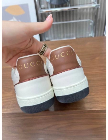 FashionStatement,GUCCI,IconicStyle,ItalianCraftsmanship,LuxuryFootwear,SNEAKER
