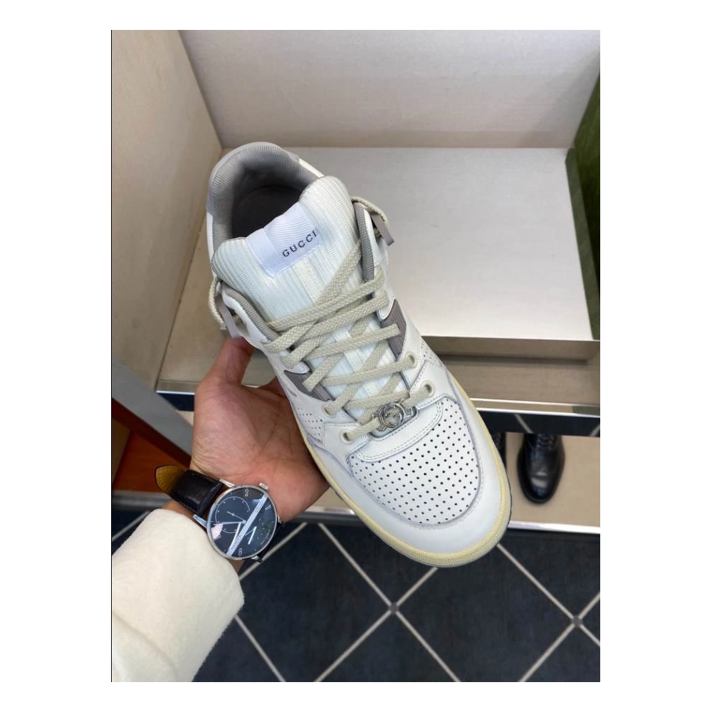 FashionStatement,GUCCI,IconicStyle,ItalianCraftsmanship,LuxuryFootwear,SNEAKER